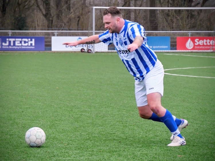 WORSTELEND FC CASTRICUM 3 , ZIT IN MINDERE PERIODE!