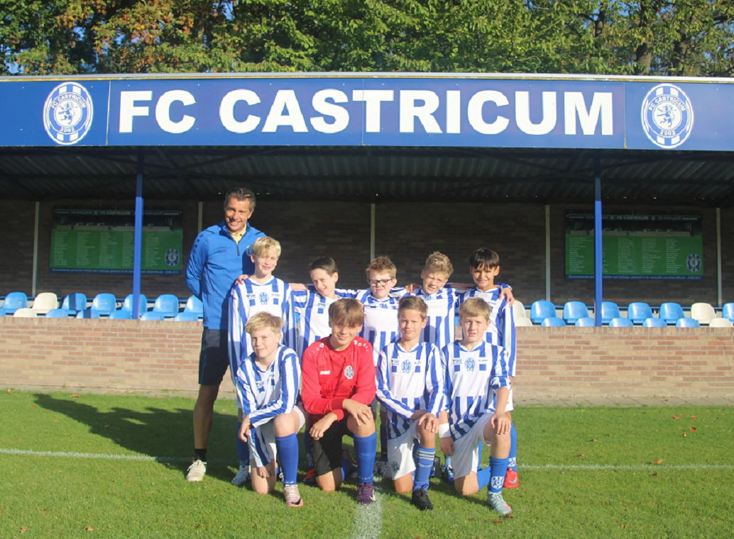 FCC JO11-1 HERPAKT ZICH GLORIEUS: TIENKLAPPER TEGEN HSV JO11-3