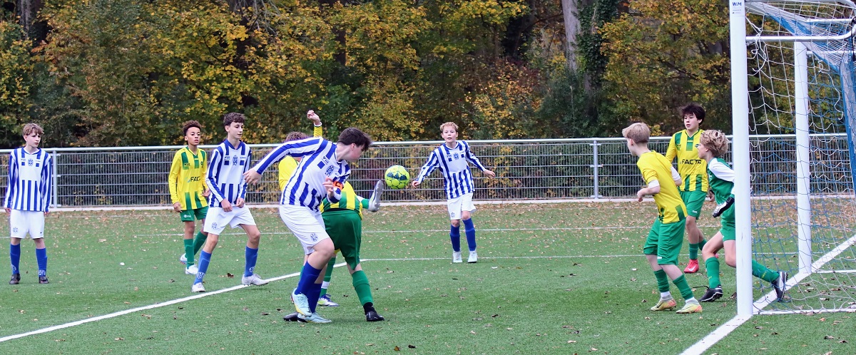 FC CASTRICUM JO14-1 BOEKT OVERTUIGENDE 9-0 ZEGE OP FC UITGEEST