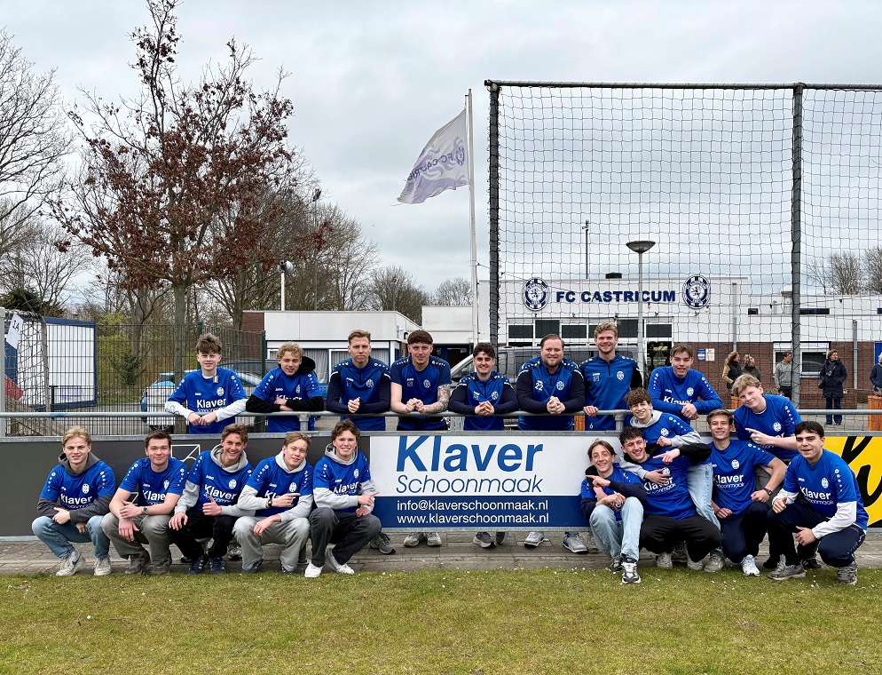 ONVERGETELIJK KAMP VOOR DE JONGENS O17-1