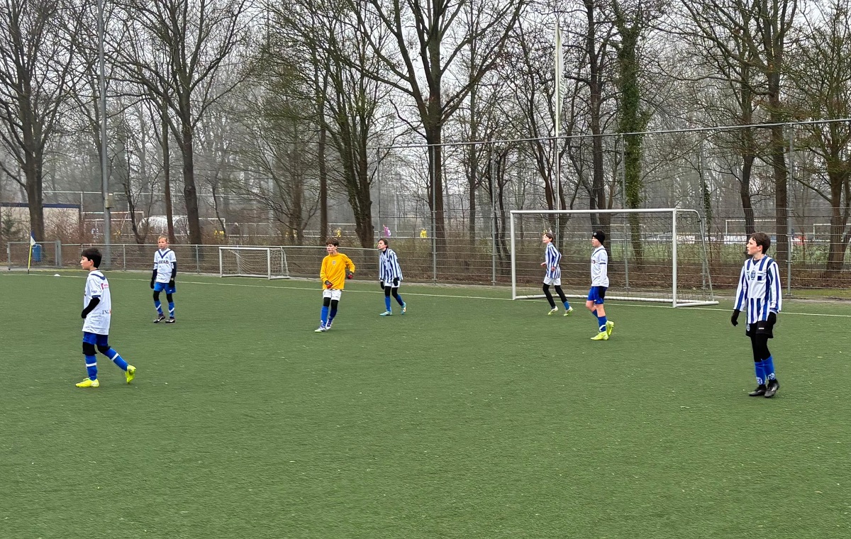 LEERZAAM SPEL MET GELIJKE KANSEN: FCC JO12-1 VERLIEST THUIS VAN DEM JO12-2