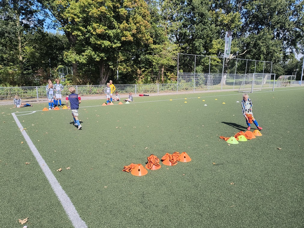 O10 OPENT VOETBALSEIZOEN BIJ FC CASTRICUM