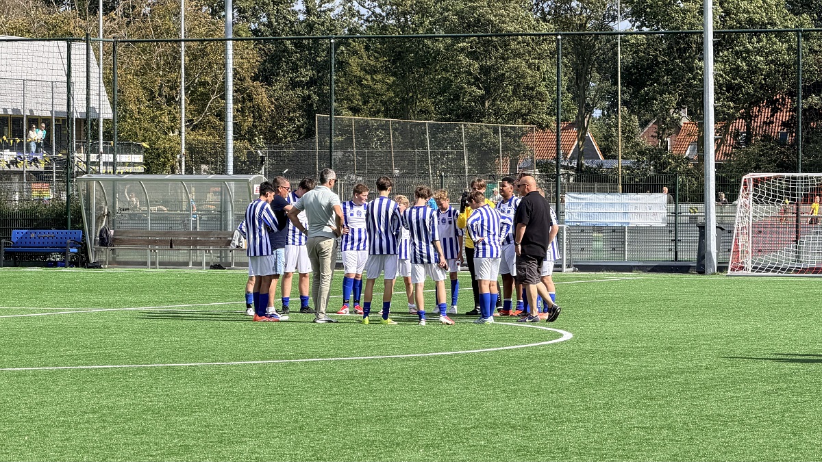 O15-1 START SEIZOEN MET FRAAIE COMEBACK EN DIKKE ZEGE
