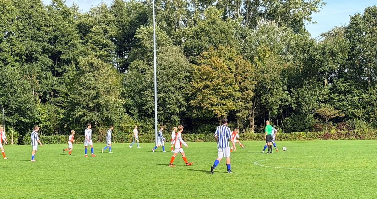 O15-1 SLUIT EERSTE FASE AF MET VERDIENDE ZEGE OP LIMMEN